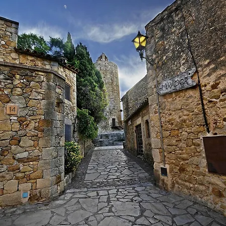 Casa Pueblo Medieval De Pals